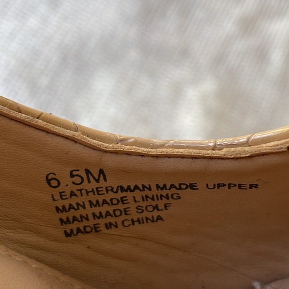 Mary Jane Nude Patent Leather Heels Size 6 1/2 M - Picture 8 of 12